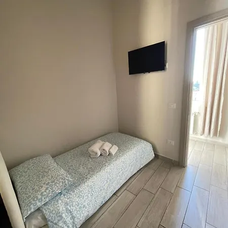 Malu Naples